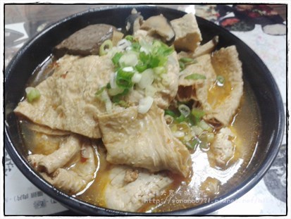 臭豆腐，滿滿的鴨血、豆皮、豆腐