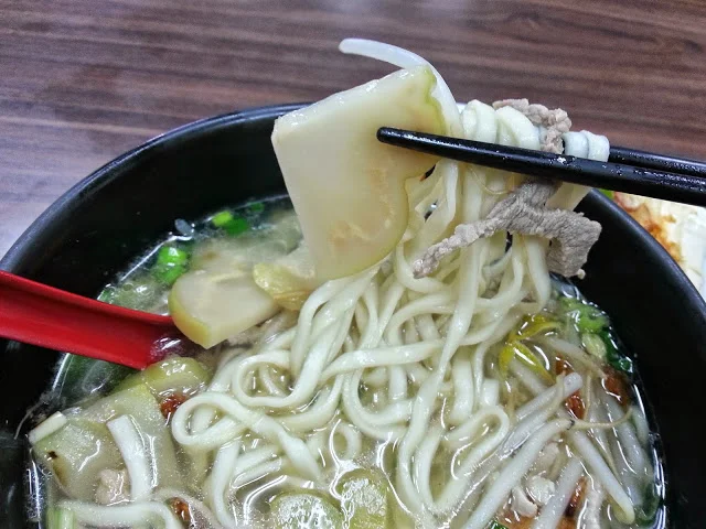 餐廳 新竹/苗栗 東區 我的小館 食記 總是會習慣先點上一碗榨菜肉絲麵