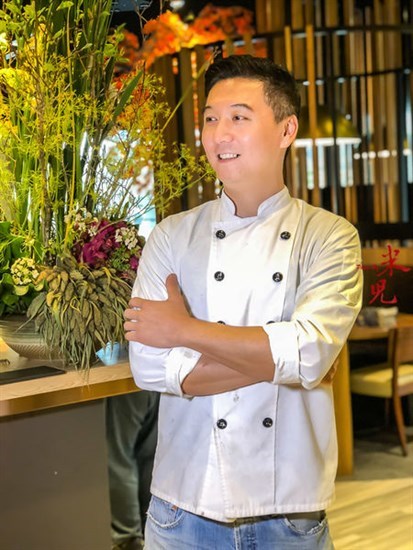 泰集的行政主厨是个高帅的型男喔~~在这里不时可以看到他帅气的身影
